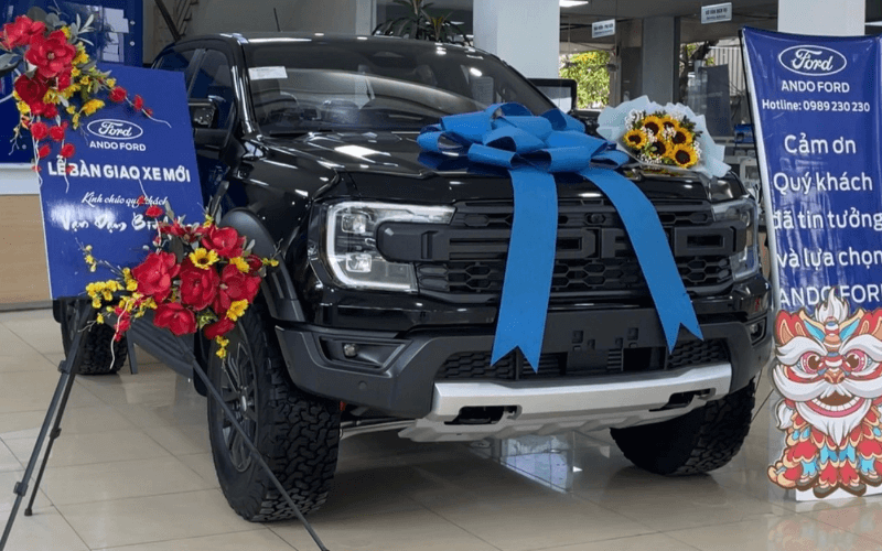 Chúc mừng anh Hoàng nhận xe Raptor đen