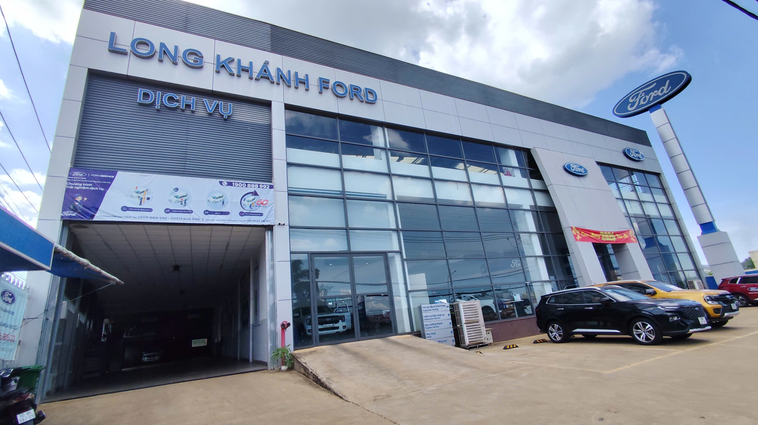 Long Khánh Ford đại lý Ford chính hãng lớn nhất Việt Nam tại Long Khánh Đồng Nai